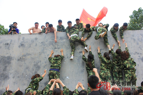 ���I(y��)��-�]�ЈF꠵ĺ������κ��˶��y����Խ��